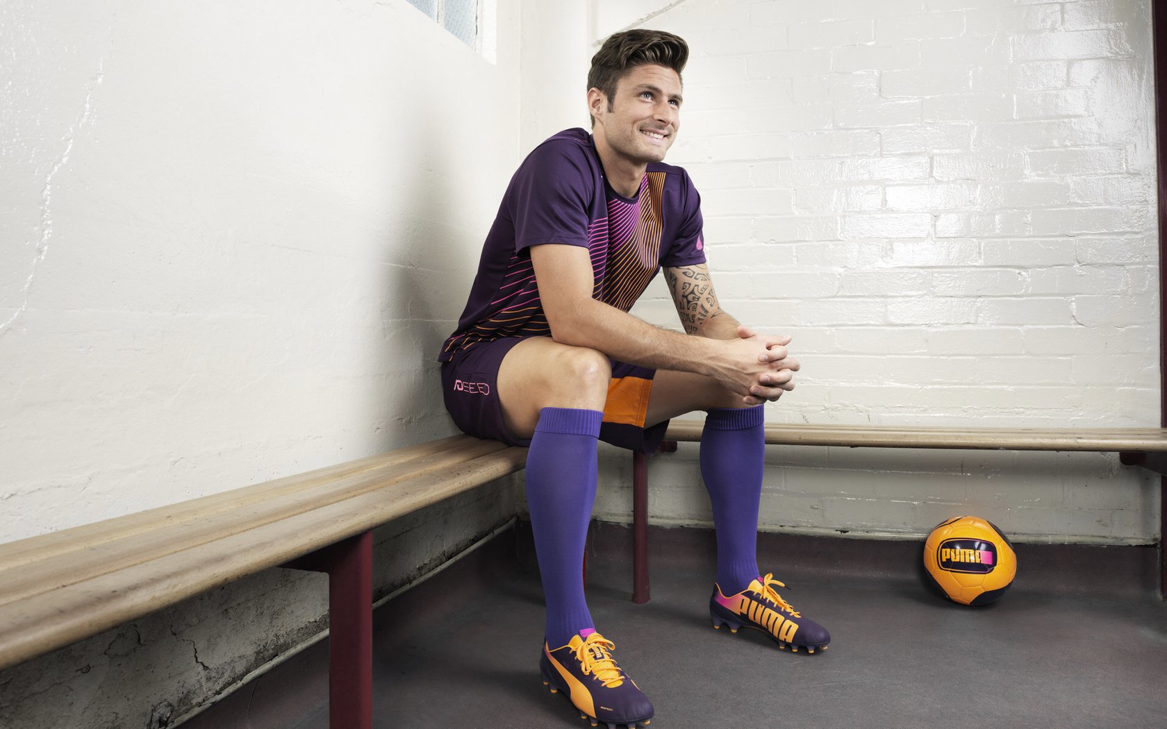 历史性冲线瞬间：惊喜逆转夺冠，历史性突破是什么意思